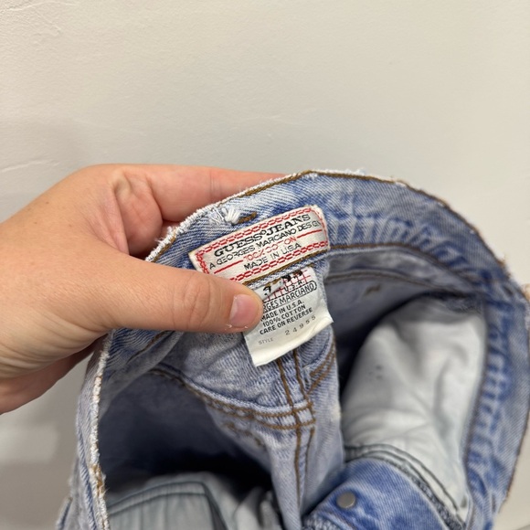 Vintage Guess Distressed Cutoff Denim Shorts Y2K Cotton Button Fly Size 3 Cotton - Picture 7 of 9